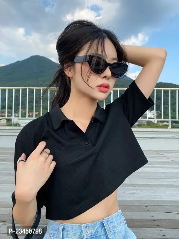 Effortless Elegance: Casual Regular Sleeves Solid Top for Women in Black - Image 3