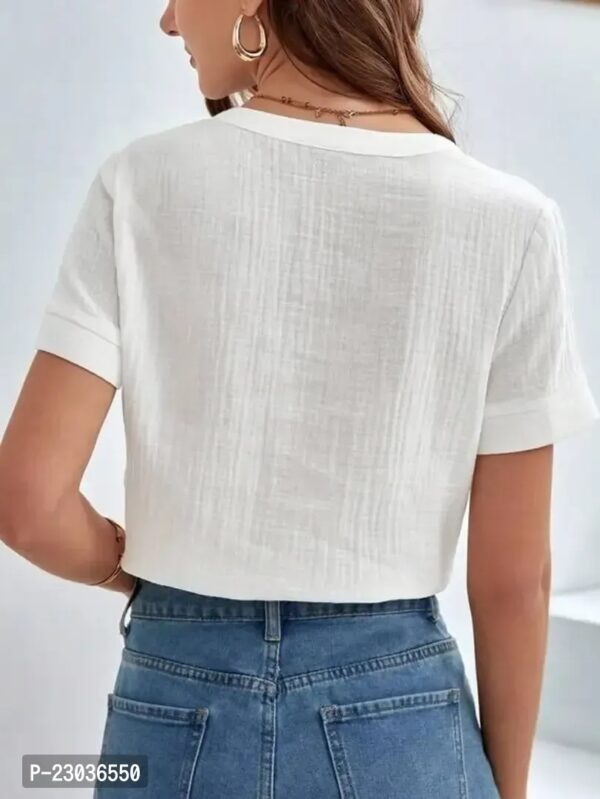 Discover the Perfect Casual Regular Sleeves Solid Women White Top - Image 3